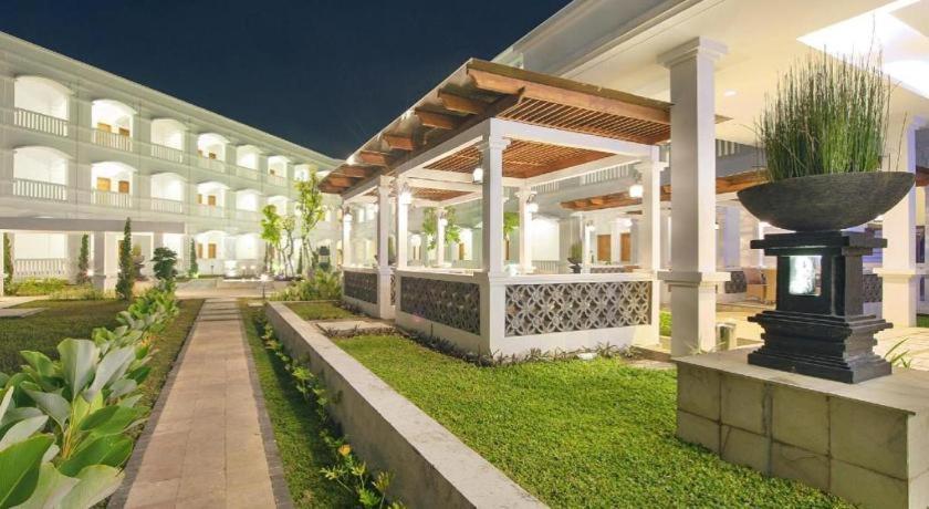 Hotel Ammi Cepu Exterior foto
